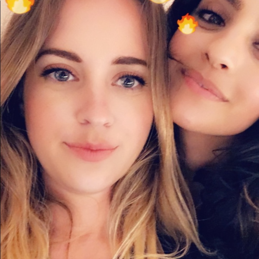 Meet your Posher, Caitlin